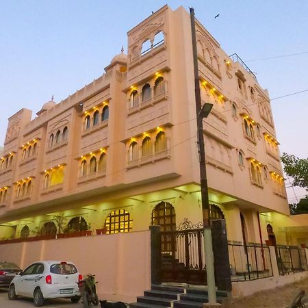 The Taj Vista Agra- Walking Distance To Taj Mahal Hotel Agra  Bagian luar foto