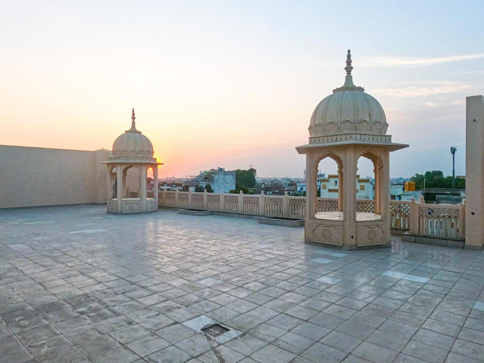 The Taj Vista Agra- Walking Distance To Taj Mahal Hotel Agra  Bagian luar foto