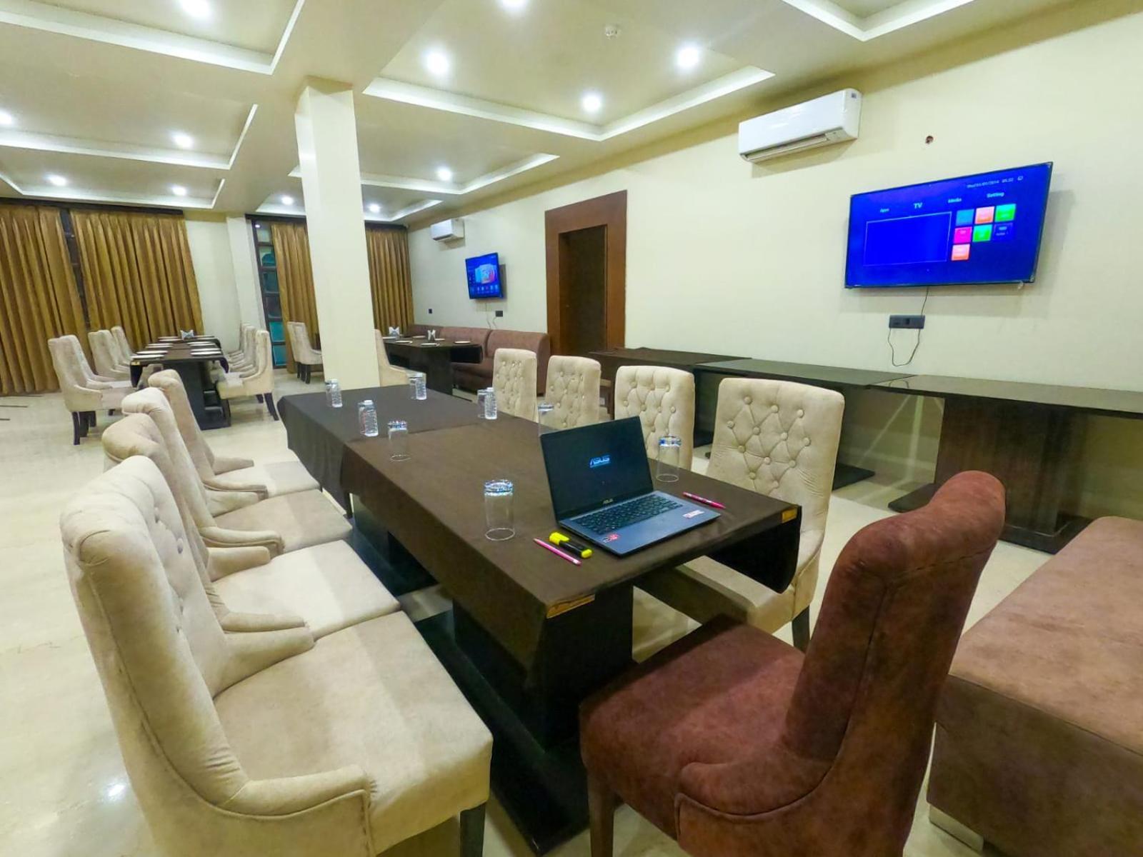 The Taj Vista Agra- Walking Distance To Taj Mahal Hotel Agra  Bagian luar foto