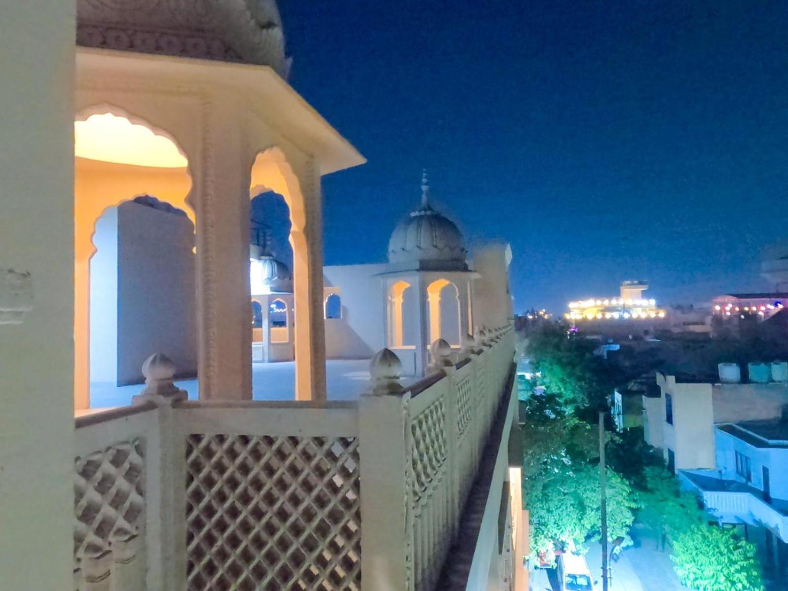 The Taj Vista Agra- Walking Distance To Taj Mahal Hotel Agra  Bagian luar foto