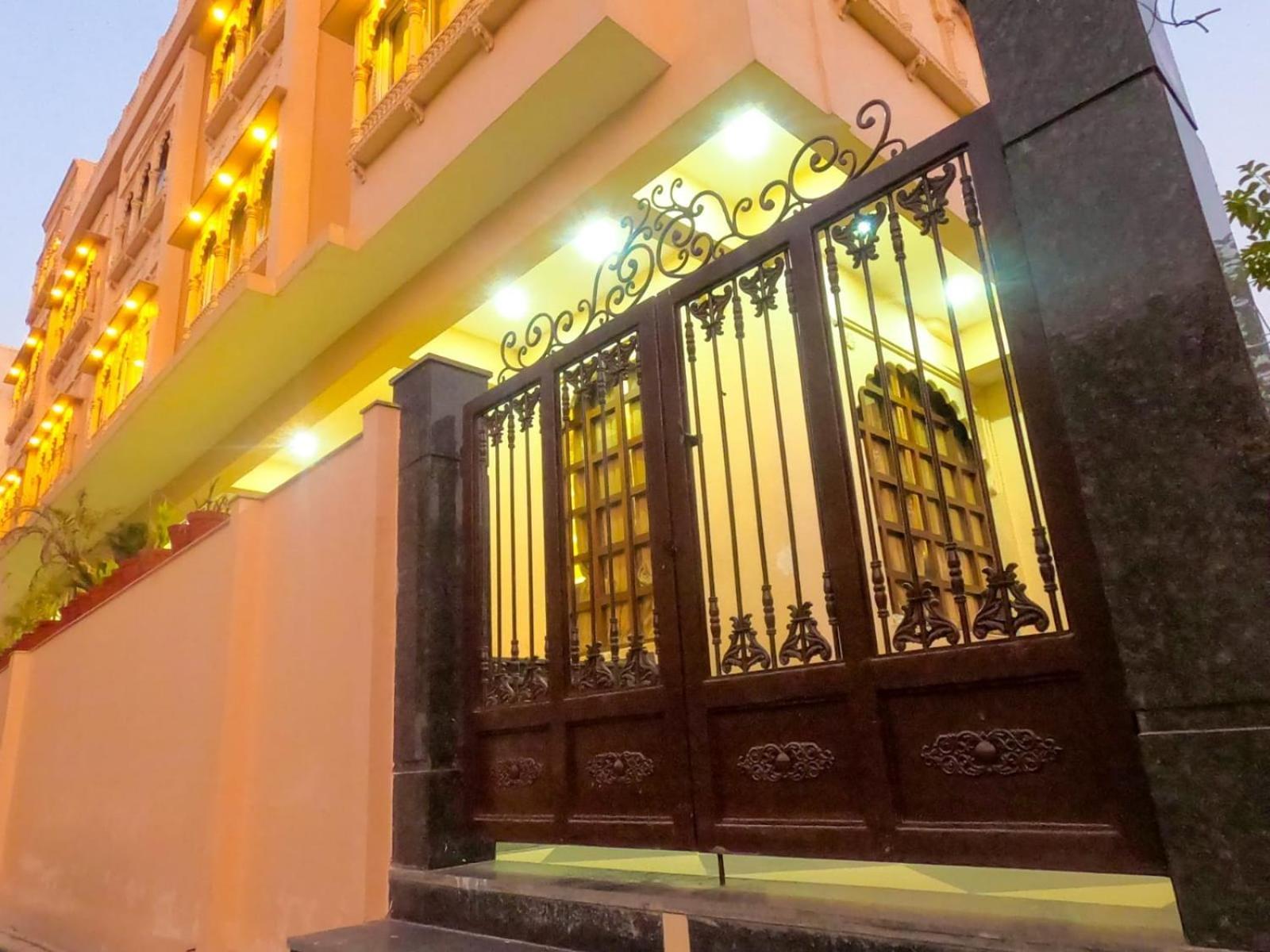The Taj Vista Agra- Walking Distance To Taj Mahal Hotel Agra  Bagian luar foto