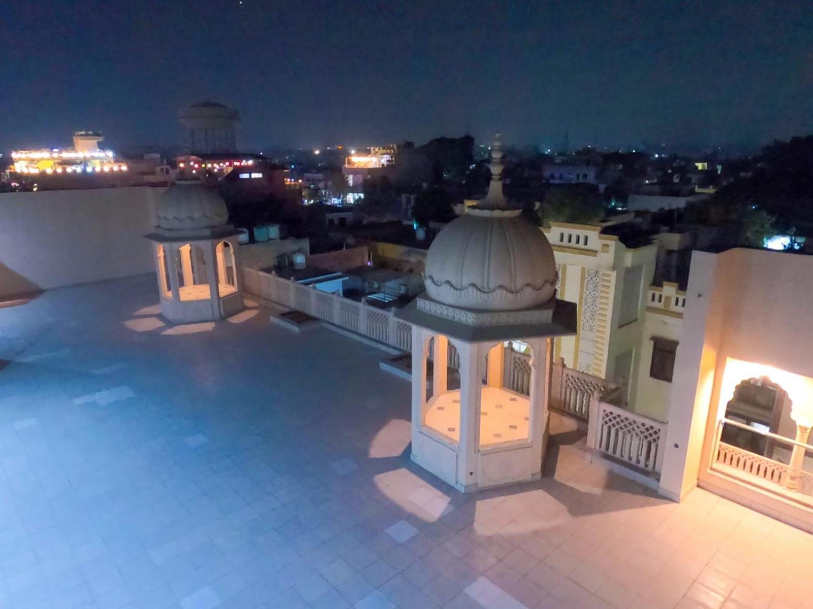 The Taj Vista Agra- Walking Distance To Taj Mahal Hotel Agra  Bagian luar foto