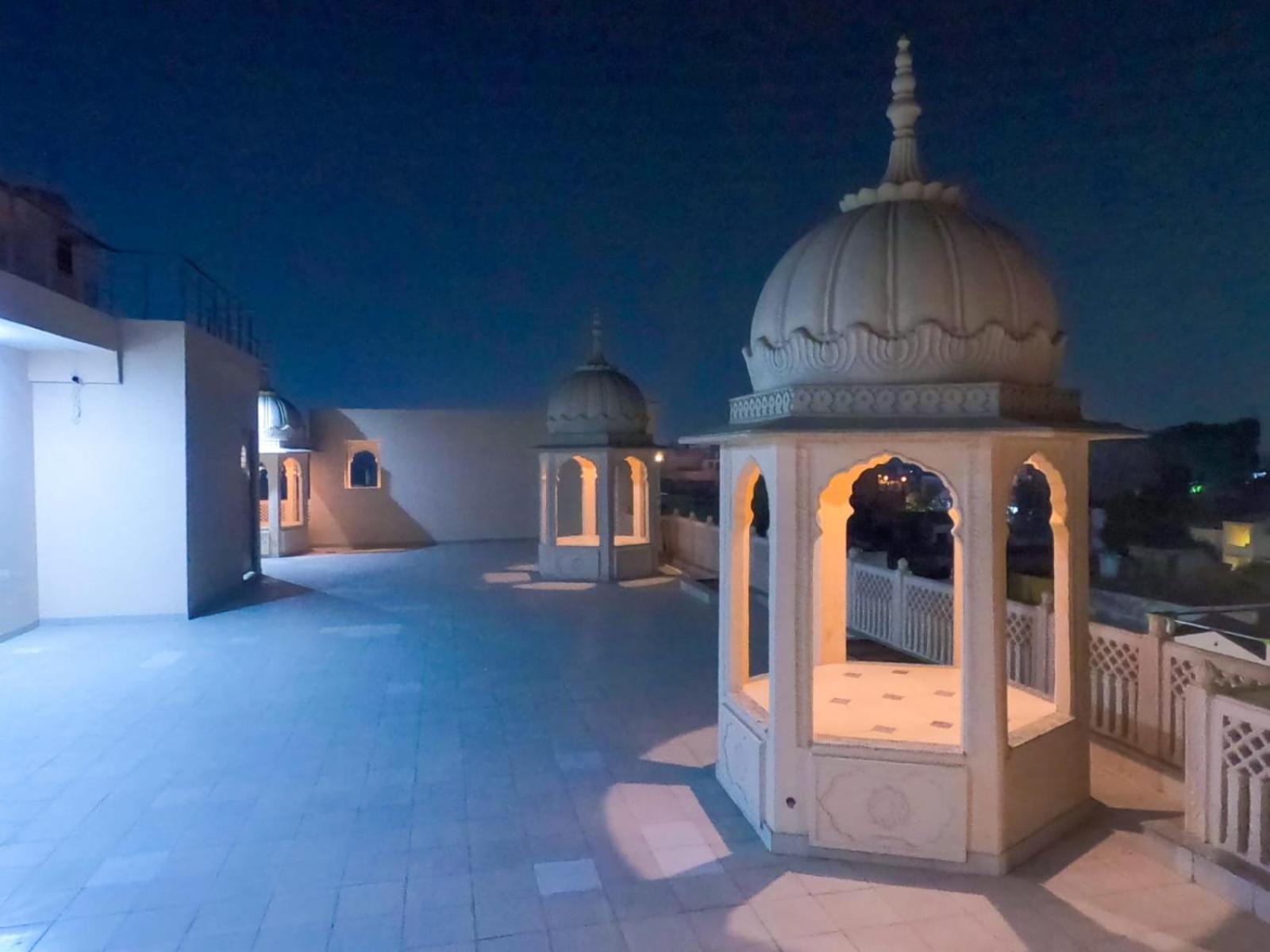 The Taj Vista Agra- Walking Distance To Taj Mahal Hotel Agra  Bagian luar foto