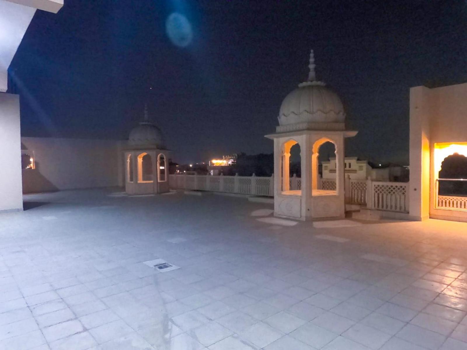 The Taj Vista Agra- Walking Distance To Taj Mahal Hotel Agra  Bagian luar foto